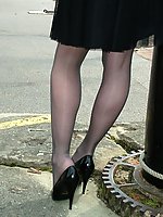 lady in pumps and pantyhose
