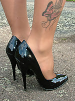 girl in stilettos and nylons