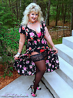 fat mature lady in high heels and nylons